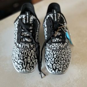 New Reebok Dailyfit DMX Moving Air Womens Walking Shoes Size:8 Color:Black/White